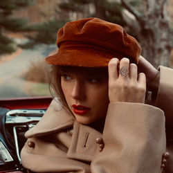 TAYLOR SWIFT
